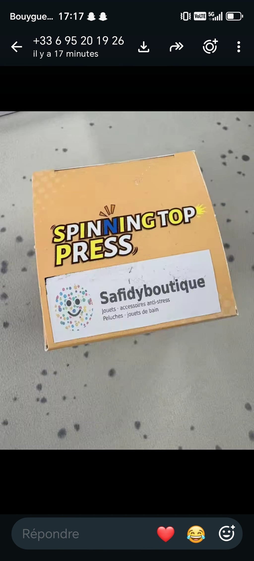 Contenu du coffret cadeau enfant : gourde à paille, balle toupie et squishy Bao