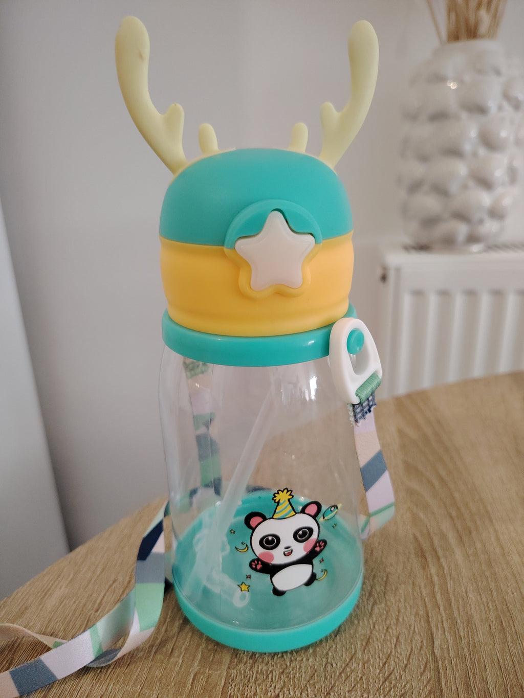 Gourde enfant à paille panda, bouchon turquoise et jaune avec bois de renne